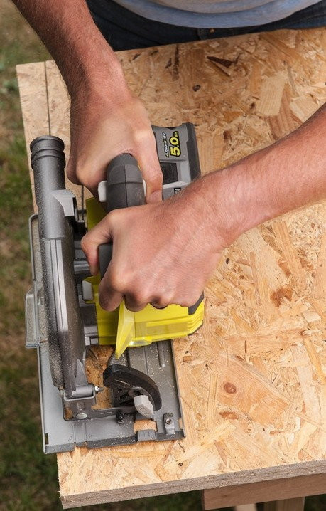 Дисковая пила Ryobi R18CS7-0