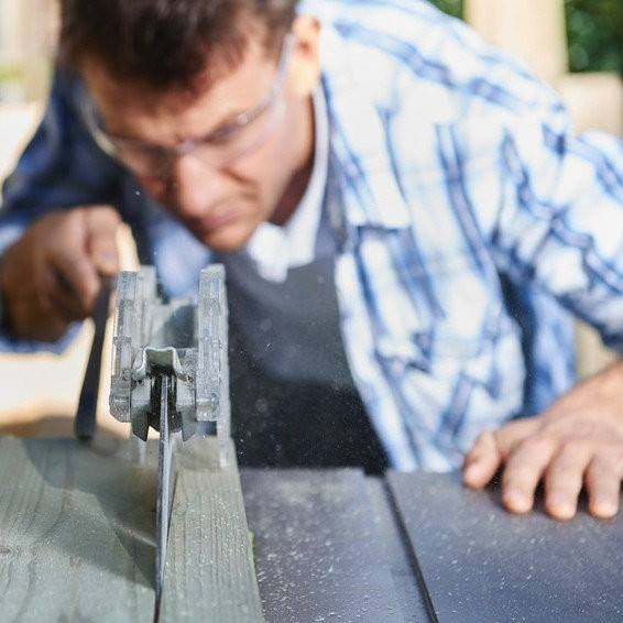 Дисковая пила Ryobi RTS1800-G