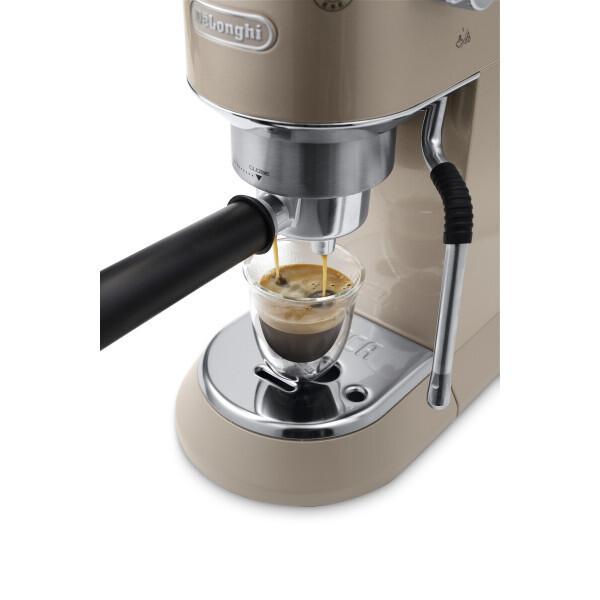 Рожковая помповая кофеварка DeLonghi Dedica Arte EC885.BG
