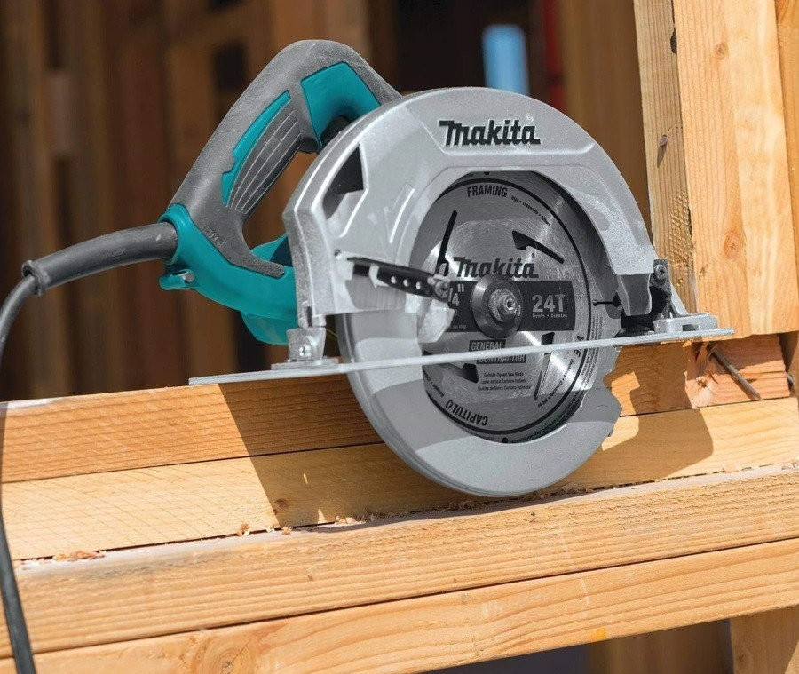 Дисковая пила Makita HS7600