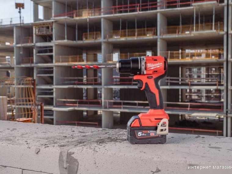 Ударная дрель-шуруповерт Milwaukee M18 M18BLPDRC-502C 4933492826 (с 2-мя АКБ 5 Ач, кейс)