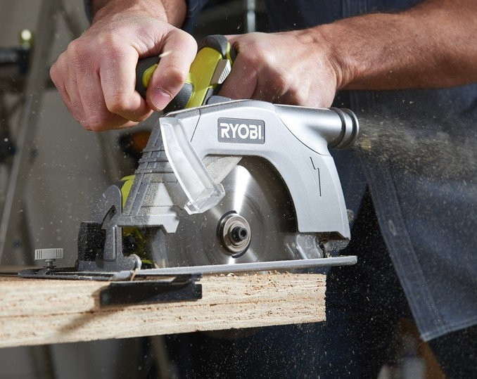 Дисковая пила Ryobi R18CS-0
