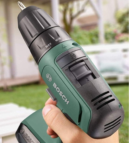 Дрель-шуруповерт Bosch UniversalDrill 18 06039C8005 (с 2-мя АКБ, кейс)