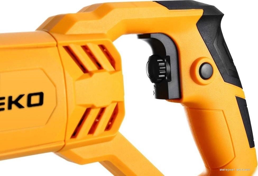 Сабельная пила Deko DKRS1100V 083-1071