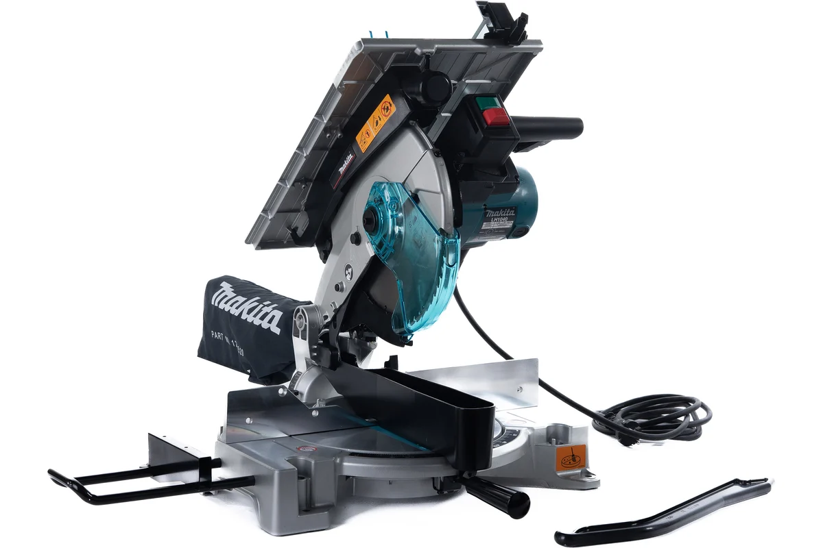 Дисковая пила Makita LH1040