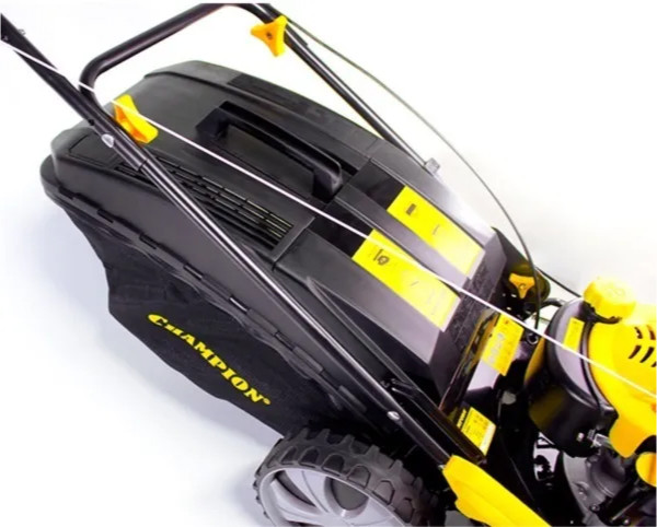 Колёсная газонокосилка Champion LM5345