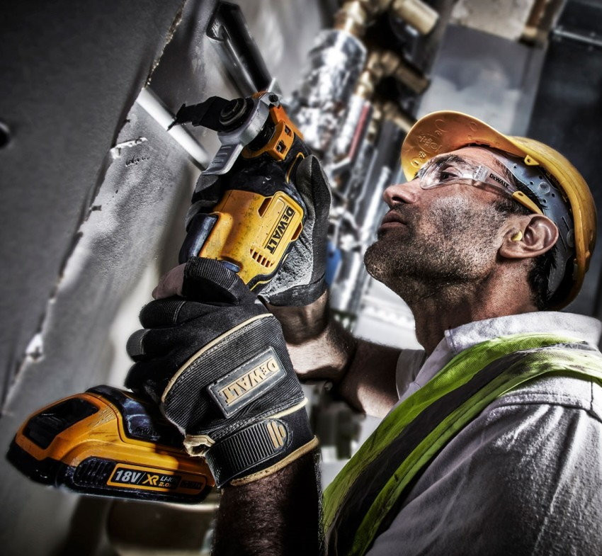 Мультифункциональная шлифмашина DeWalt DCS355N