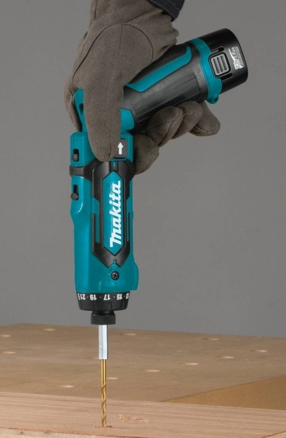 Шуруповерт Makita DF012DSE