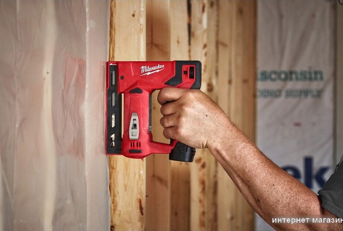 Milwaukee M12 BST-202X 4933459635 (с 2-мя АКБ)