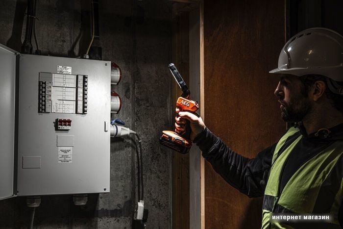 Фонарь AEG Powertools BSL18-0 (без АКБ)
