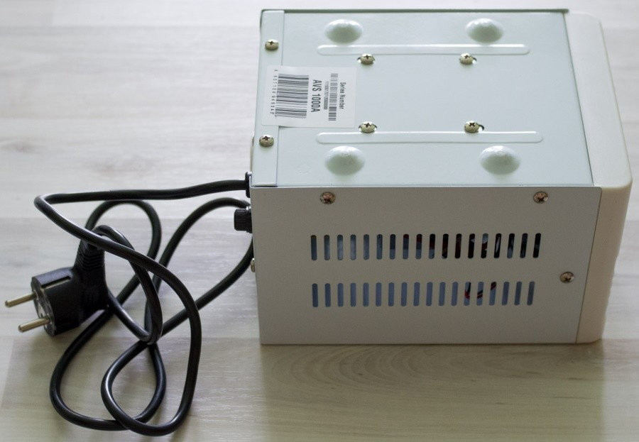 Стабилизатор напряжения Powerman AVS 500A