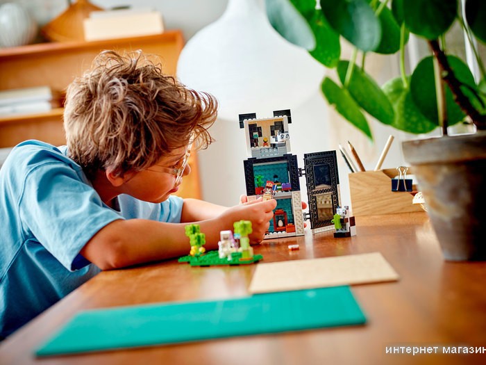 Конструктор LEGO Minecraft 21245 Дом Панды
