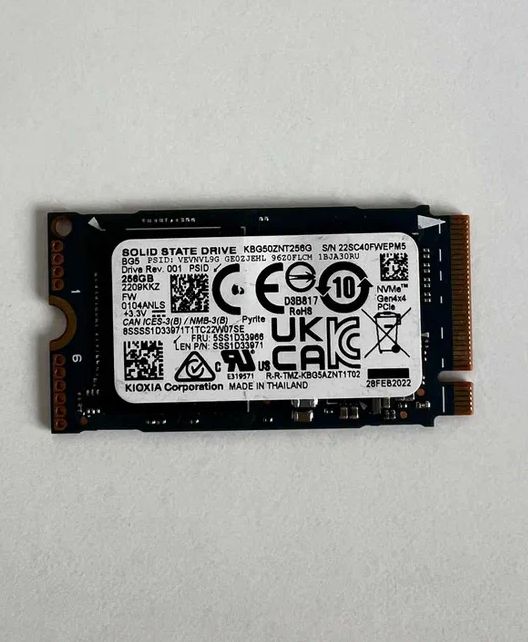 SSD накопитель Kioxia BG5 256GB KBG50ZNT256G (уценка)