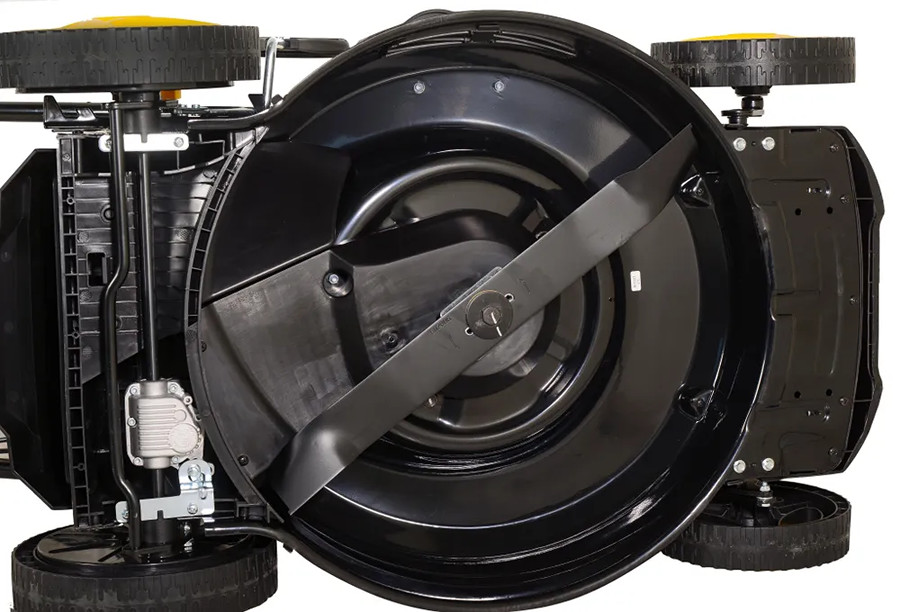Газонокосилка бензиновая самоходная Huter GLM-7.0 SL