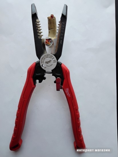 Плоскогубцы Milwaukee Milwaukee 4932478554