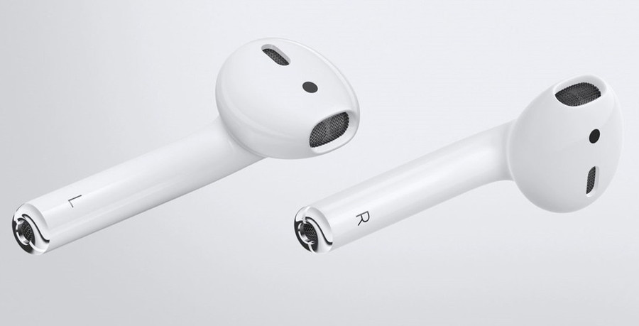 Наушники Apple AirPods 2 в зарядном футляре