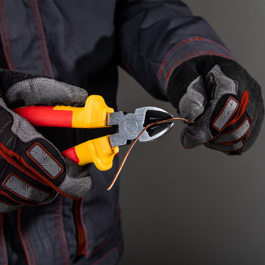 Кусачки боковые (бокорезы) Matrix Professional Insulated 17508