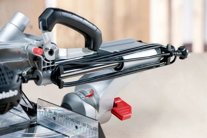 Торцовочная пила Metabo KGSV 216 M