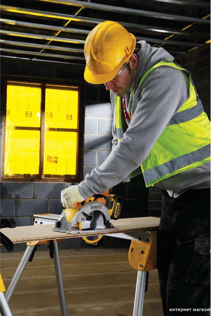 Дисковая (циркулярная) пила DeWalt DCS391NT (без АКБ, кейс)
