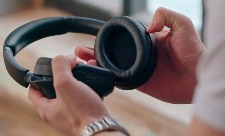 Наушники Sony WH-1000XM4 (черный)