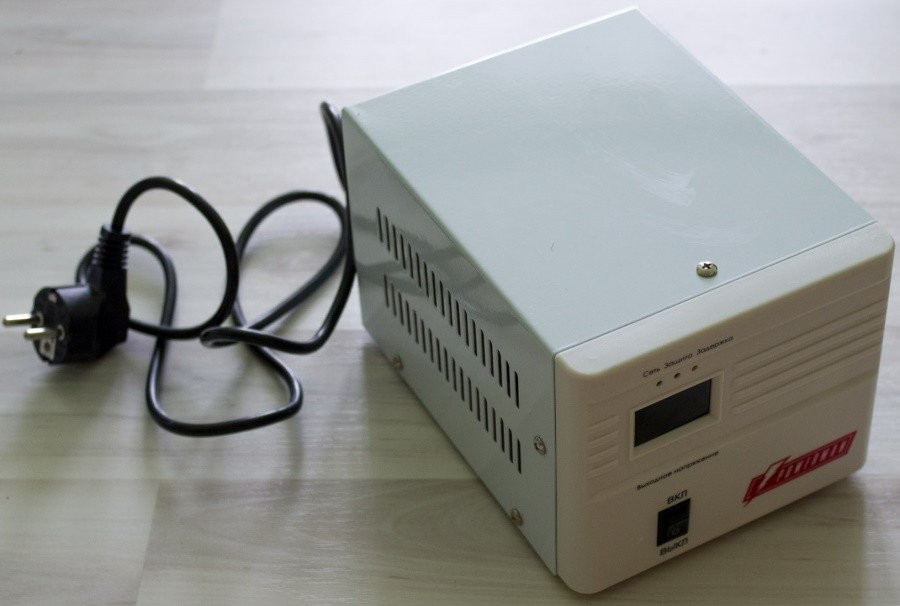 Стабилизатор напряжения Powerman AVS 500A