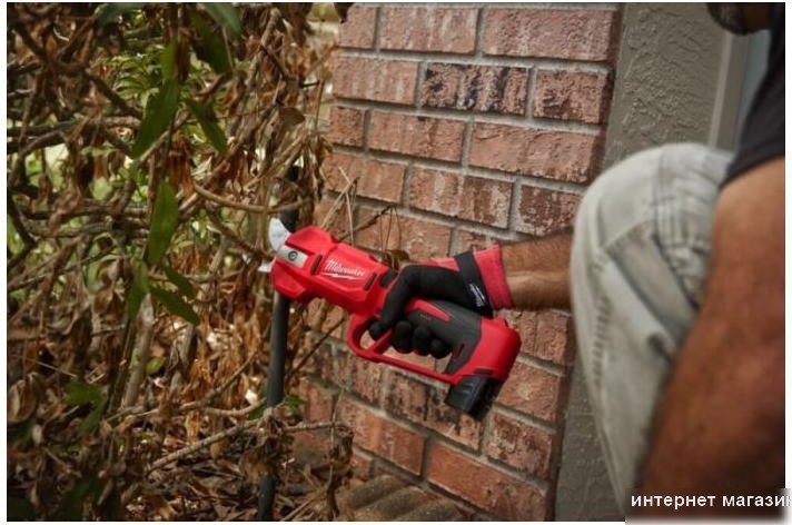 Секатор Milwaukee M12BLPRS-0 4933480114 (без АКБ)