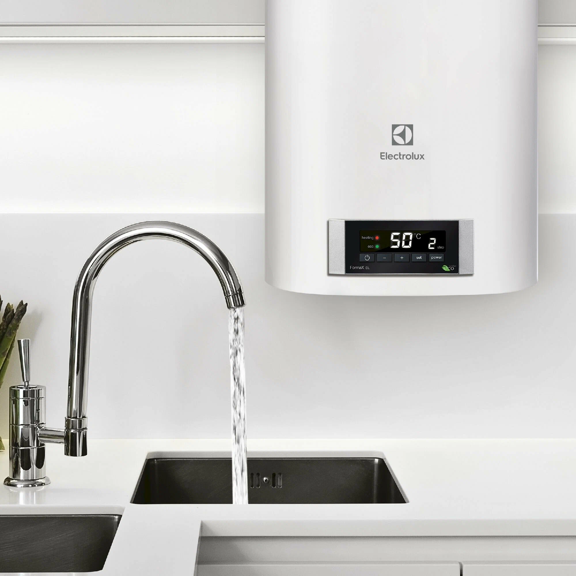 Накопительный электрический водонагреватель Electrolux EWH 50 Formax DL