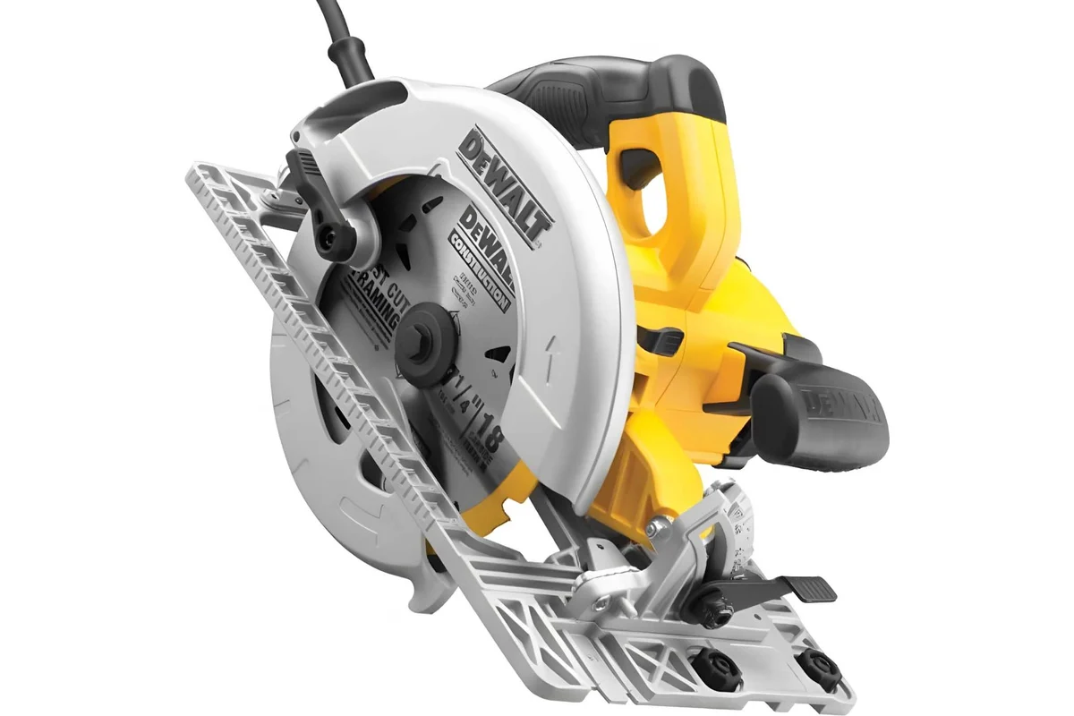 Дисковая пила DeWalt DWE576K