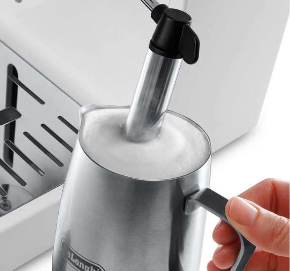 Рожковая помповая кофеварка DeLonghi Active Line ECP 33.21.W