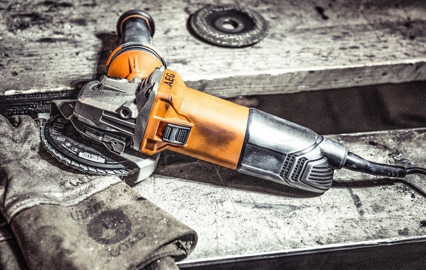 Угловая шлифмашина AEG WS12-125