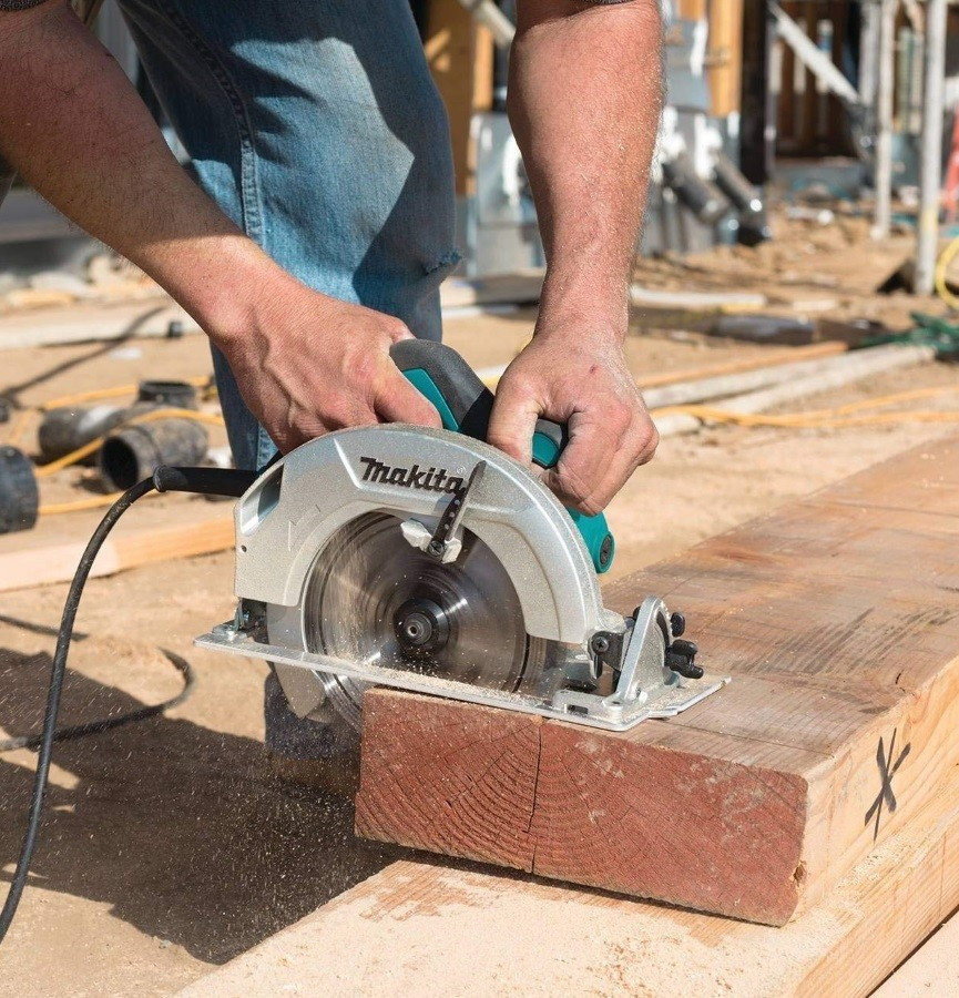 Дисковая пила Makita HS7600