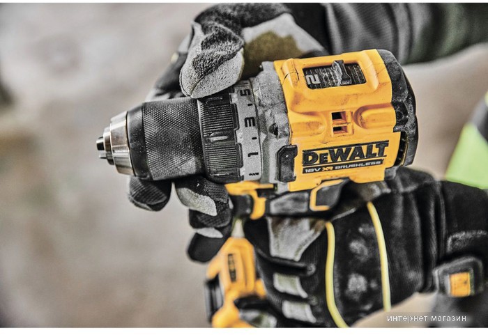 Дрель-шуруповерт DeWalt DCD800NT (без АКБ, кейс)