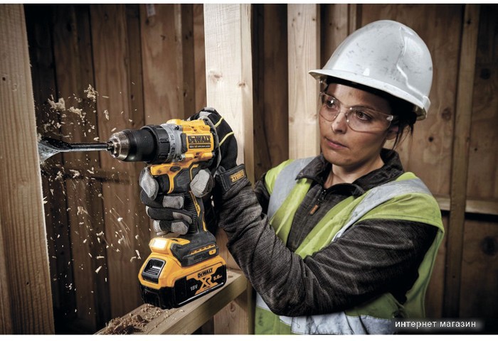 Дрель-шуруповерт DeWalt DCD800NT (без АКБ, кейс)