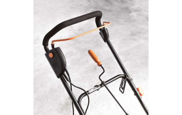 Снегоуборщик Worx WG450E