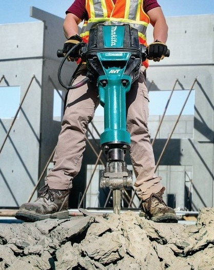 Отбойный молоток Makita HM1812