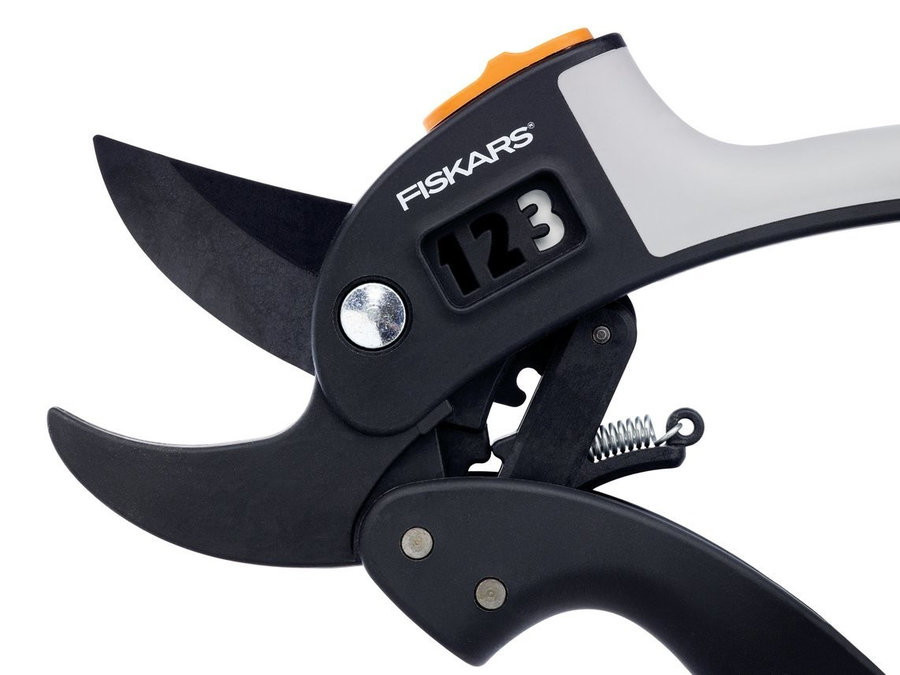 Секатор Fiskars PowerStep P83 1000575