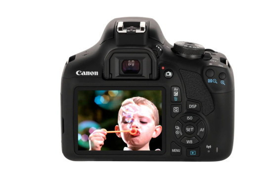 Зеркальный фотоаппарат Canon EOS 2000D Kit 18-55mm III