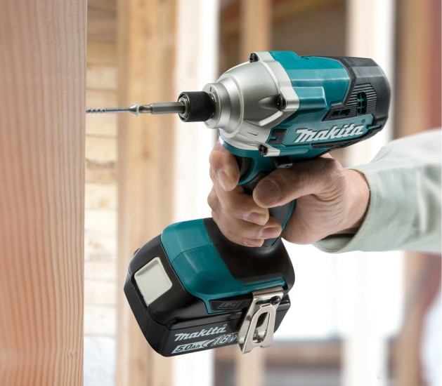 Винтоверт Makita DTD156Z (без АКБ)