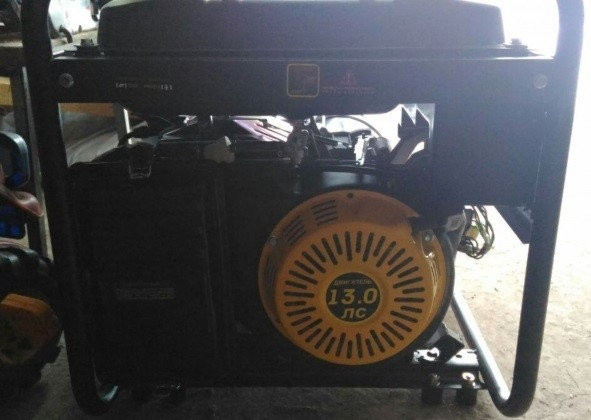 Бензиновый генератор Huter DY6500L