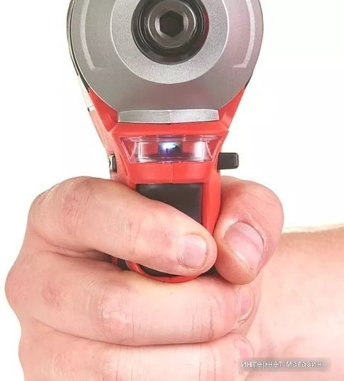 Винтоверт Milwaukee M18 BLID2-0X 4933464519 (без АКБ, кейс)