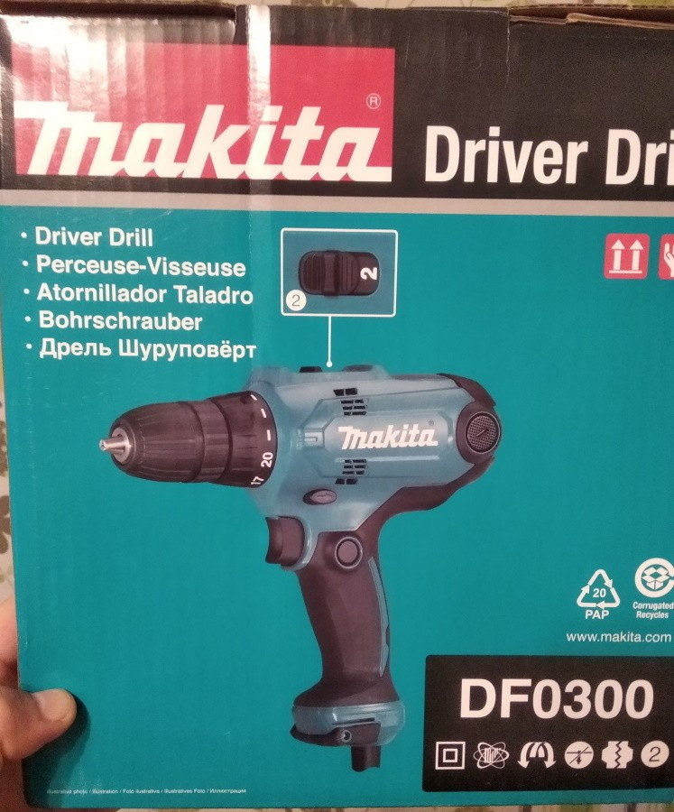 Дрель-шуруповерт Makita DF0300