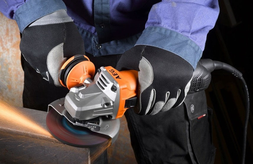 Угловая шлифмашина AEG Powertools WS 13-125 XE