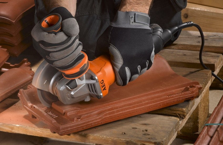 Угловая шлифмашина AEG Powertools WS 13-125 XE