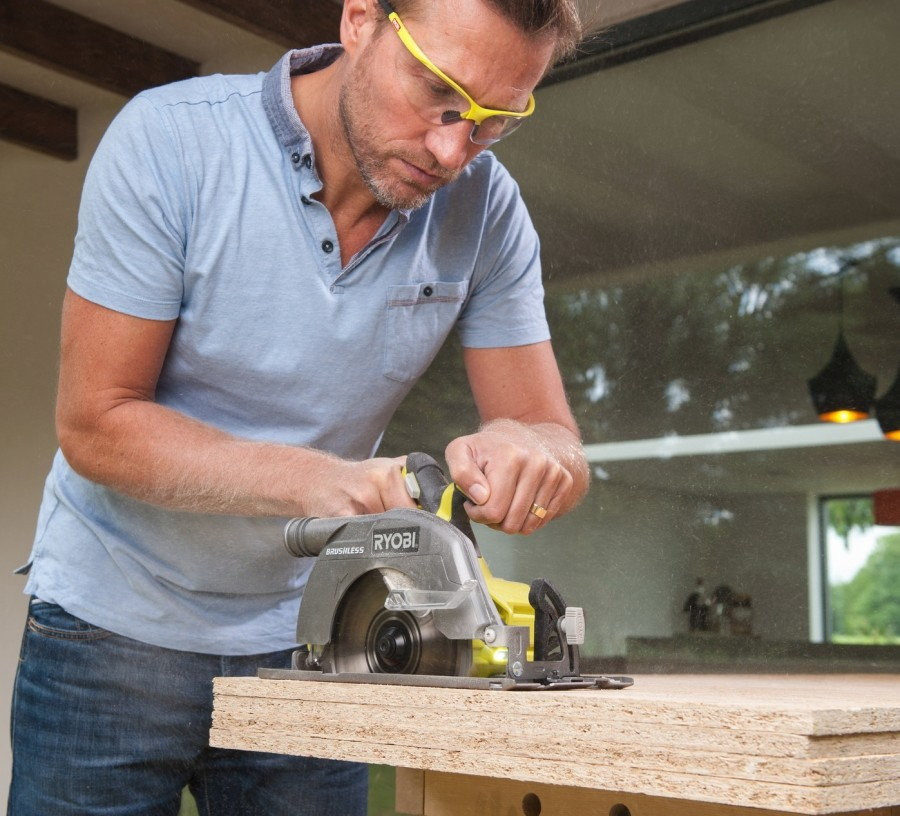 Дисковая пила Ryobi R18CS7-0