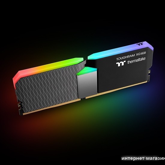 Оперативная память Thermaltake ToughRam XG RGB 2x8ГБ DDR4 4000 МГц R016D408GX2-4000C19A