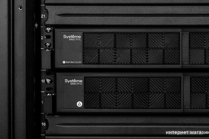 Источник бесперебойного питания Systeme Electric SRVSE3KRTXLI