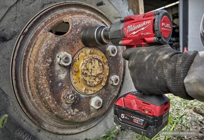 Гайковерт Milwaukee M18 FMTIW2F12-0X 4933478449 (без АКБ, кейс)