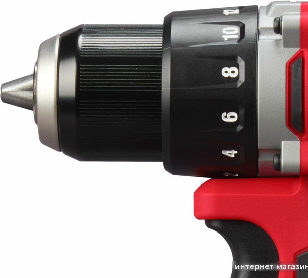 Дрель-шуруповерт Milwaukee M18 M18BLDDRC-402C 4933492834 (с 2-мя АКБ 4 Ач, кейс)