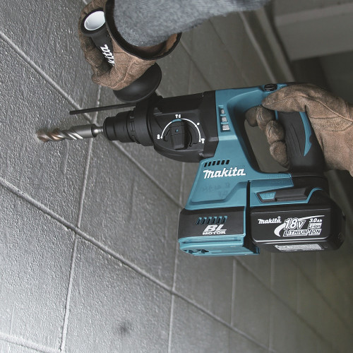 Перфоратор Makita DHR242Z