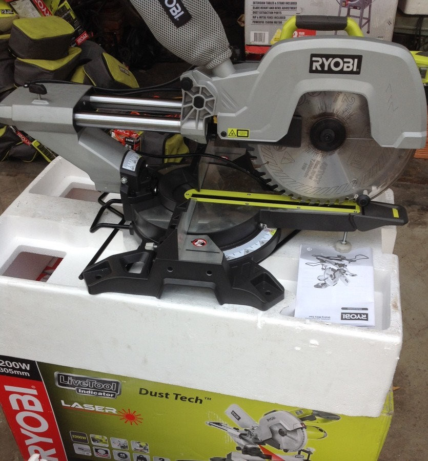 Торцовочная пила Ryobi EMS305RG